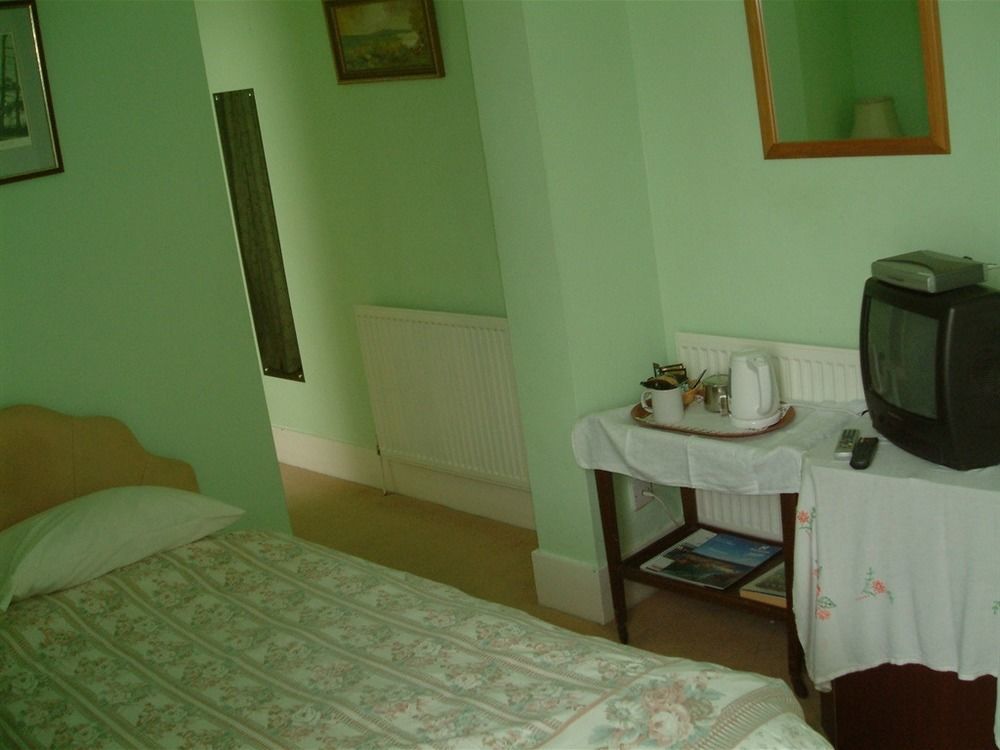 The County Hotel Банф Екстериор снимка