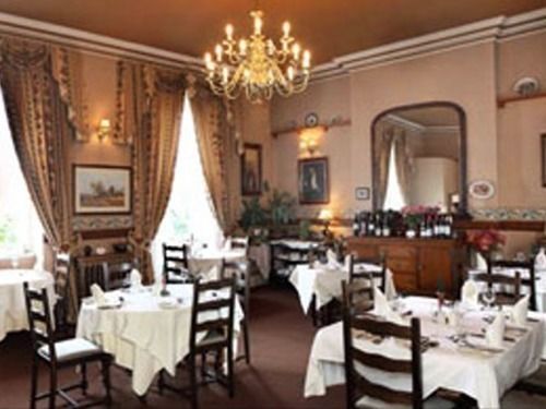 The County Hotel Банф Екстериор снимка